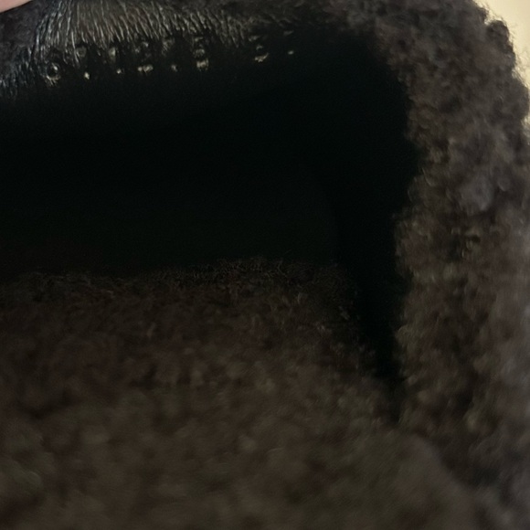 Balenciaga Black Faux Shearling Cosy BB Slip on Mule Slides Size 37 - Picture 5 of 9